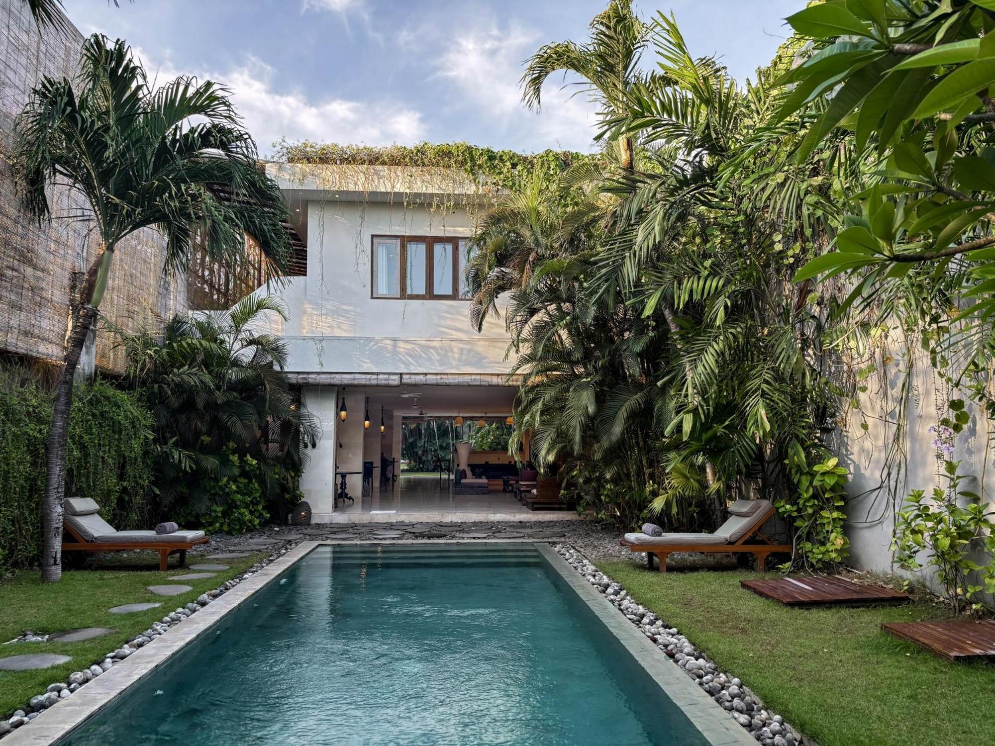 Villa Chocolat Seminyak Exterior photo